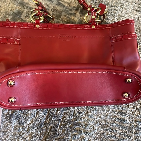 Large Coach tote. Dark-ish red and gold hardware. 16x11” perfect condition. - Picture 11 of 11